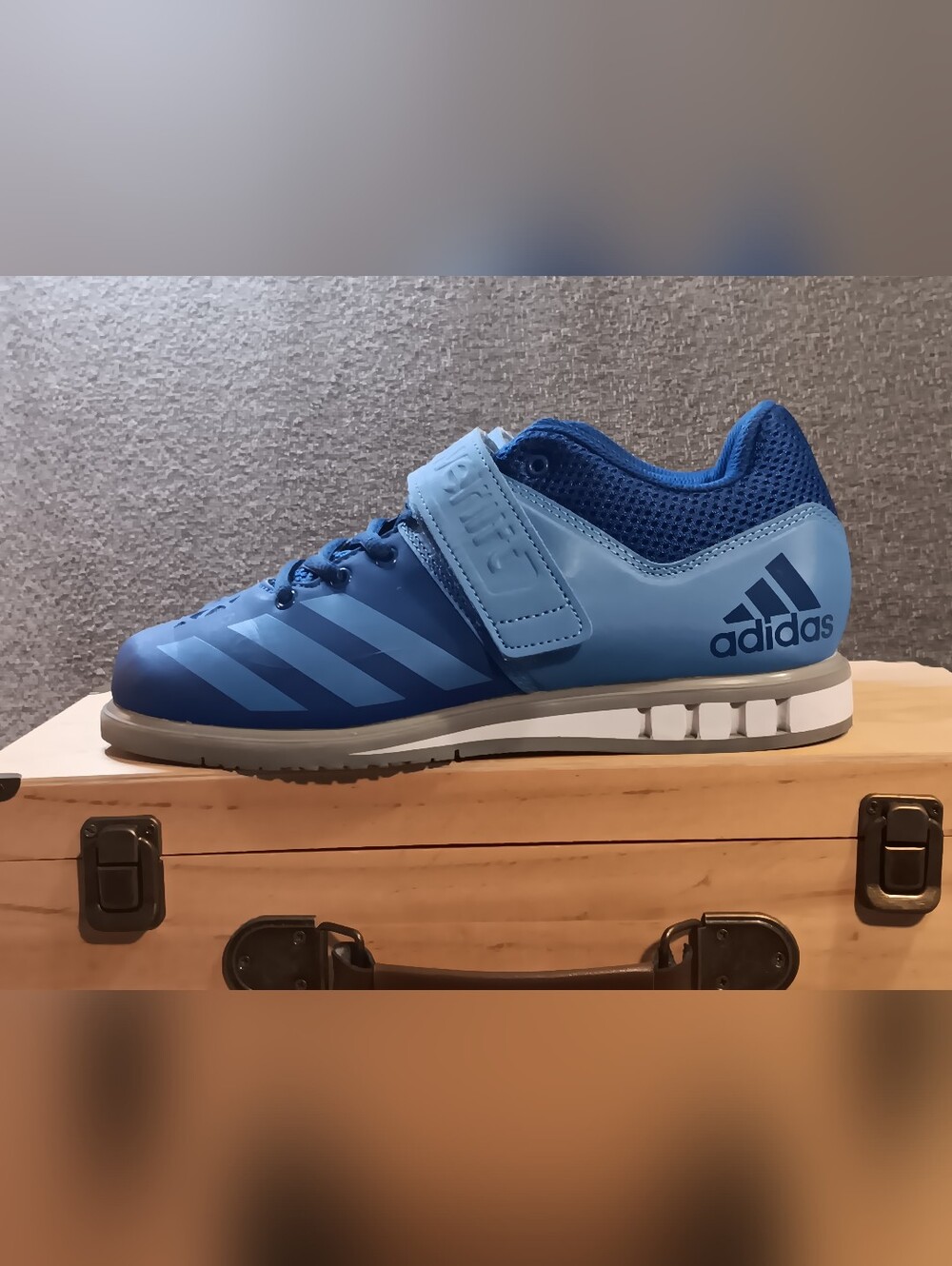Adidas Men's Powerlift 3.1 Weightlifting Shoes, Size 4.5